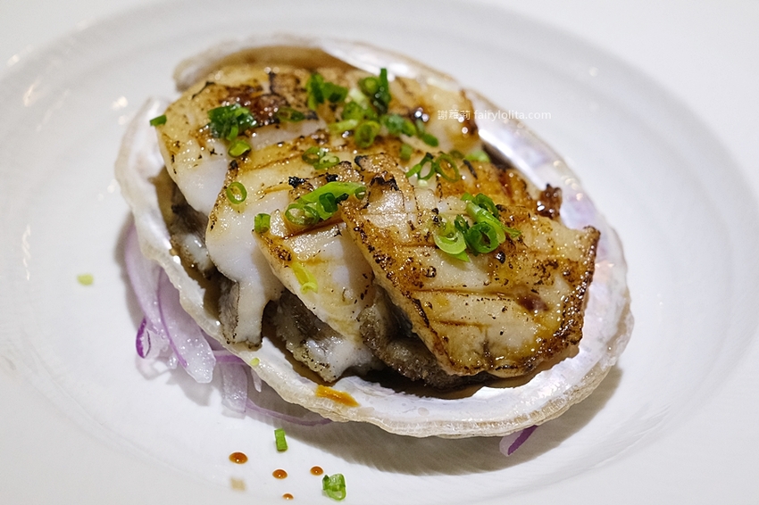 必吃巨型握壽司只要39元,一開幕就爆滿、憑文章點餐再送你免費帝王蟹!