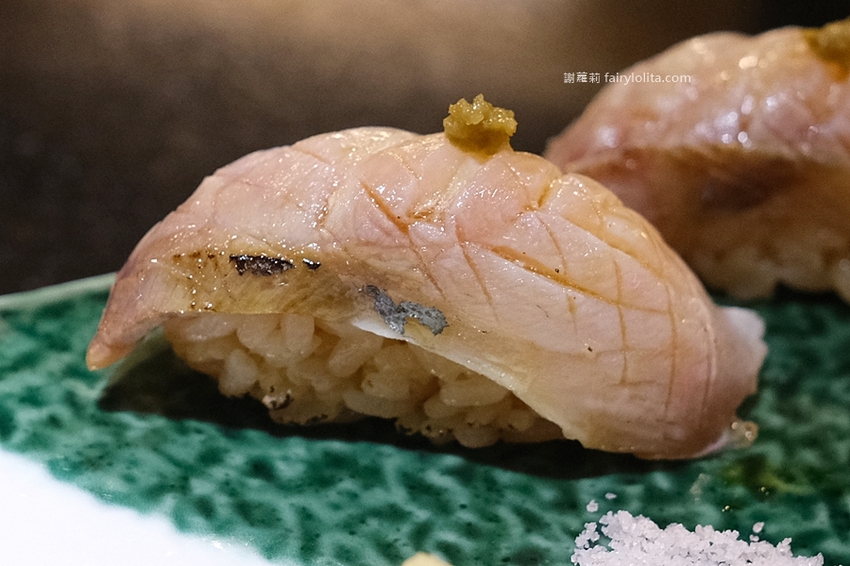 必吃巨型握壽司只要39元,一開幕就爆滿、憑文章點餐再送你免費帝王蟹!