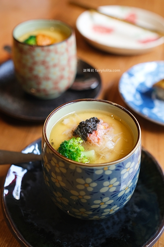 必吃巨型握壽司只要39元,一開幕就爆滿、憑文章點餐再送你免費帝王蟹!