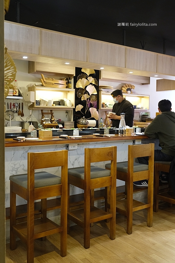 必吃巨型握壽司只要39元,一開幕就爆滿、憑文章點餐再送你免費帝王蟹!