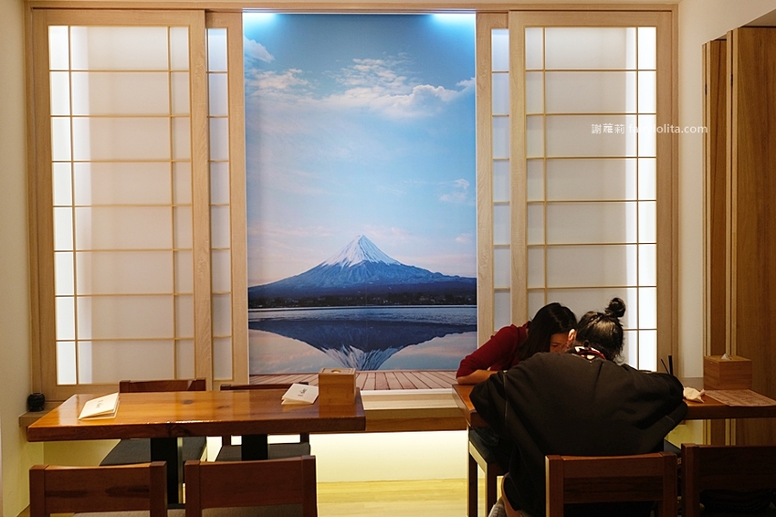 必吃巨型握壽司只要39元,一開幕就爆滿、憑文章點餐再送你免費帝王蟹!