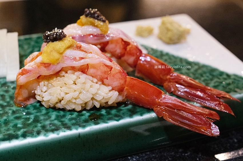 必吃巨型握壽司只要39元,一開幕就爆滿、憑文章點餐再送你免費帝王蟹!