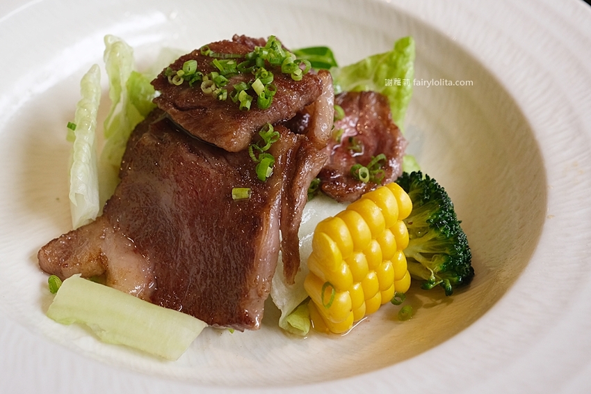 必吃巨型握壽司只要39元,一開幕就爆滿、憑文章點餐再送你免費帝王蟹!