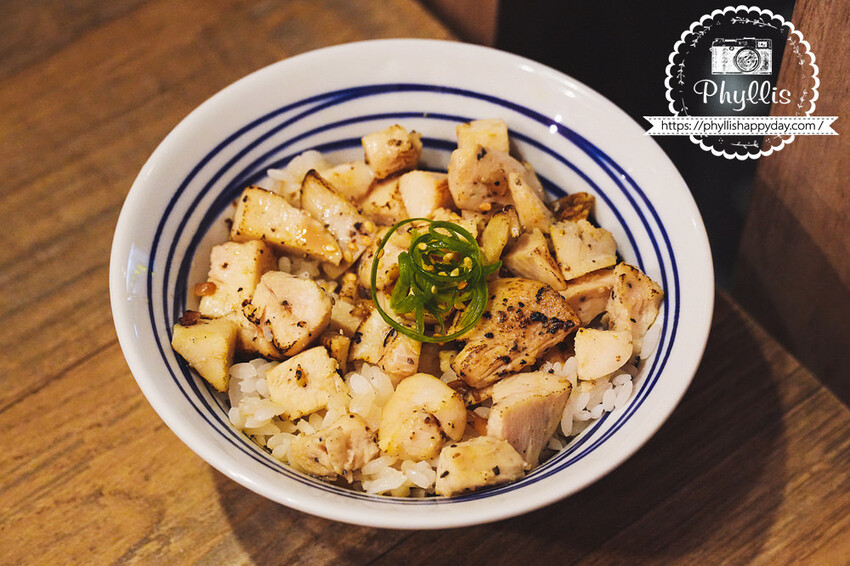 龍潭必吃『麵屋一人拉麵店』｜日本道地拉麵風格｜乾淨舒適｜充滿個性的美味拉麵店｜龍潭美食推薦 - 相片中的菲莉絲