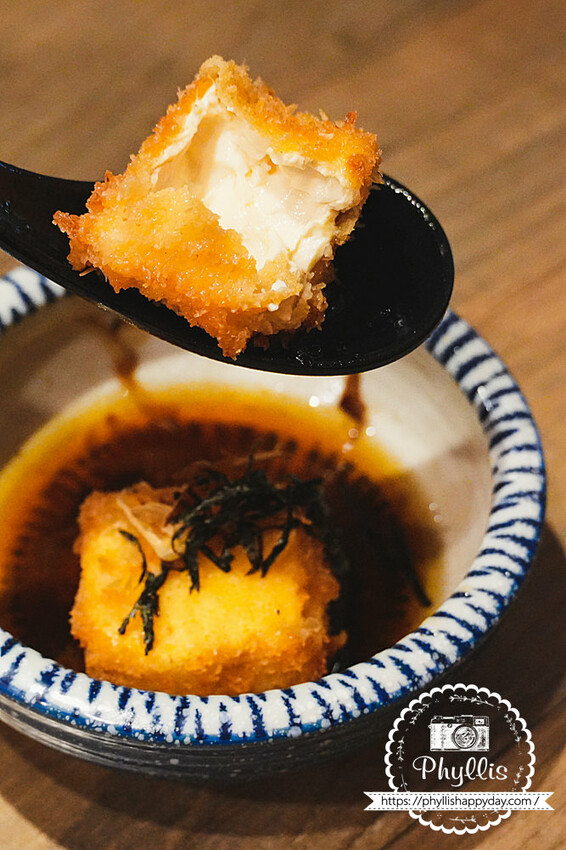 龍潭必吃『麵屋一人拉麵店』｜日本道地拉麵風格｜乾淨舒適｜充滿個性的美味拉麵店｜龍潭美食推薦 - 相片中的菲莉絲