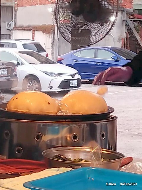 「北投三星蔥油餅」(Beitou Scallion pancakes booth),Taipei, Taiwan, Feb 4, 2021