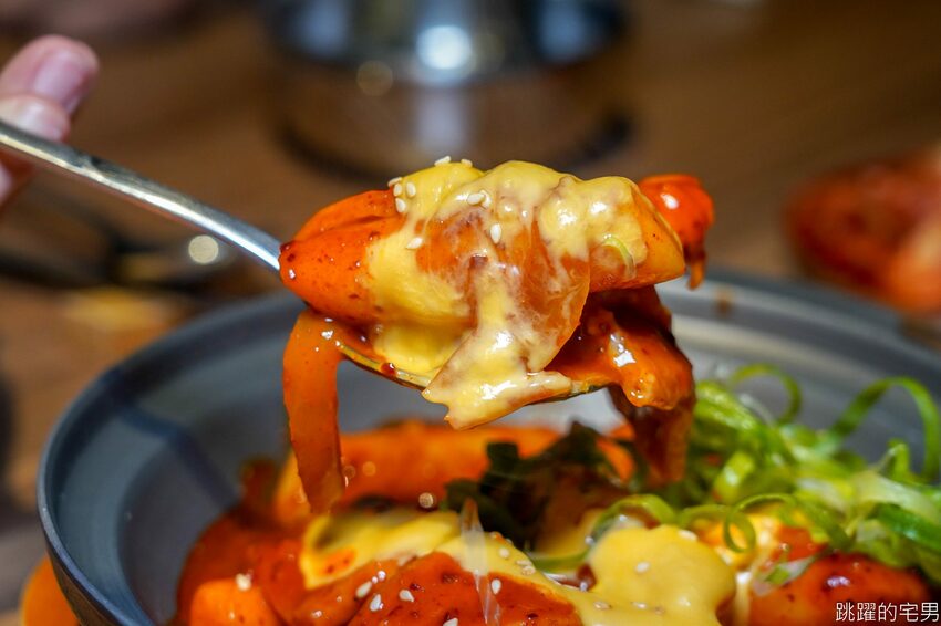 花蓮韓式炸雞-咖雞嘛韓國蓬車 必點韓式蔥炸雞 韓國魚板 醃蘿蔔好吃到立刻外帶 口味多樣雙拼還有優惠 假日開到凌晨1點