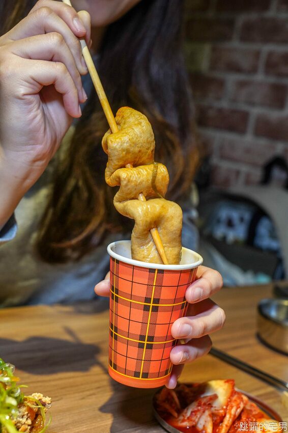 花蓮韓式炸雞-咖雞嘛韓國蓬車 必點韓式蔥炸雞 韓國魚板 醃蘿蔔好吃到立刻外帶 口味多樣雙拼還有優惠 假日開到凌晨1點