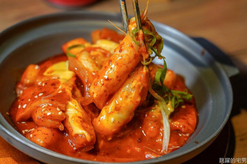 花蓮韓式炸雞-咖雞嘛韓國蓬車 必點韓式蔥炸雞 韓國魚板 醃蘿蔔好吃到立刻外帶 口味多樣雙拼還有優惠 假日開到凌晨1點