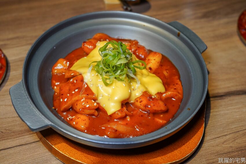 花蓮韓式炸雞-咖雞嘛韓國蓬車 必點韓式蔥炸雞 韓國魚板 醃蘿蔔好吃到立刻外帶 口味多樣雙拼還有優惠 假日開到凌晨1點