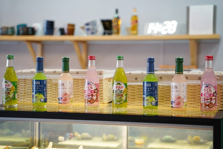 【苗栗咖啡廳】頭份自強路上新開幕『日3咖啡焙煎所』,日式風格環境,甜點以日式上生和菓子為主,還有順口好喝的百元咖啡拿鐵! - 阿華田的美食日記