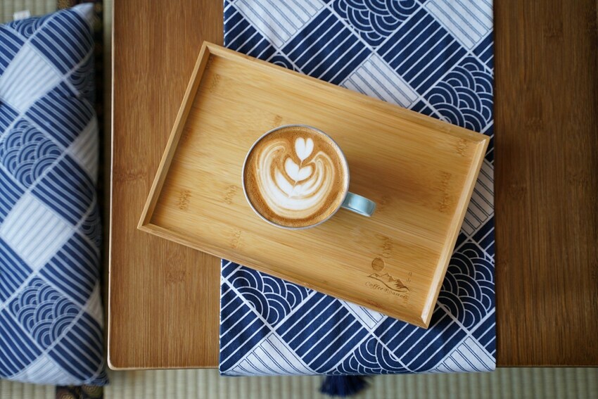 【苗栗咖啡廳】頭份自強路上新開幕『日3咖啡焙煎所』,日式風格環境,甜點以日式上生和菓子為主,還有順口好喝的百元咖啡拿鐵! - 阿華田的美食日記