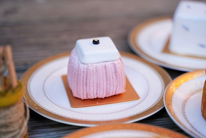 【Gelovery Gift 蒟若妮頂級法式甜點店】彷彿在法國街頭上的甜點店！主廚擁有法國藍帶，還待過米其林三星餐廳，就連食尚玩家都來採訪過！ - 阿華田的美食日記