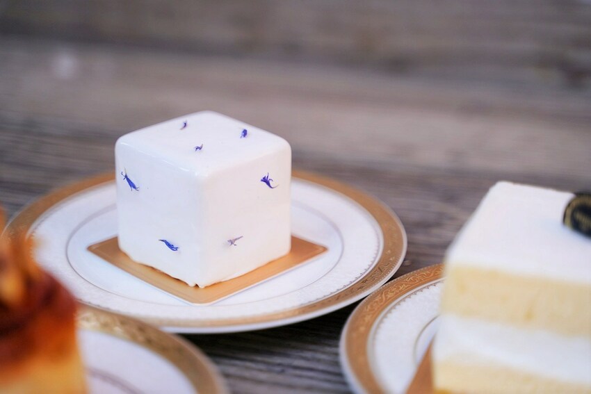 【Gelovery Gift 蒟若妮頂級法式甜點店】彷彿在法國街頭上的甜點店！主廚擁有法國藍帶，還待過米其林三星餐廳，就連食尚玩家都來採訪過！ - 阿華田的美食日記