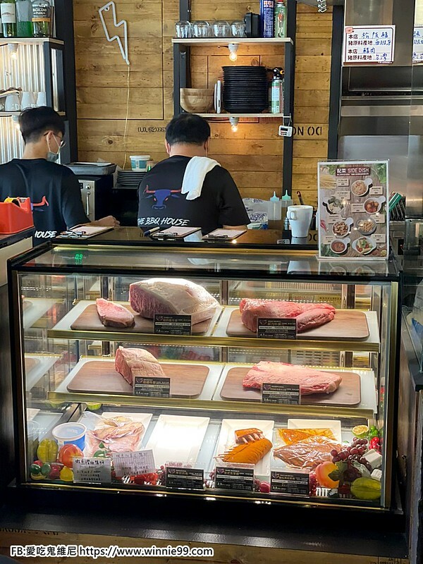 The BBQ House 牛排館也插旗台南美食之都了! 台南唯一一間,牛排、羊排、松阪豬、魚等全部都是現點現切秤重的,可以滿足各種食量的朋友!