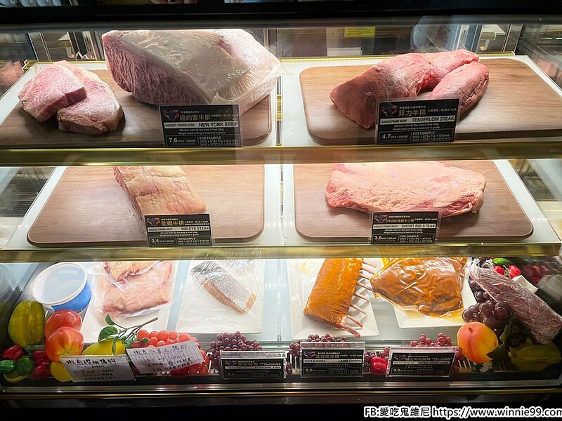 The BBQ House 牛排館也插旗台南美食之都了! 台南唯一一間,牛排、羊排、松阪豬、魚等全部都是現點現切秤重的,可以滿足各種食量的朋友!