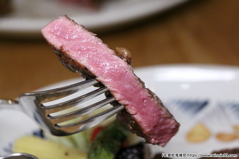 The BBQ House 牛排館也插旗台南美食之都了! 台南唯一一間,牛排、羊排、松阪豬、魚等全部都是現點現切秤重的,可以滿足各種食量的朋友!