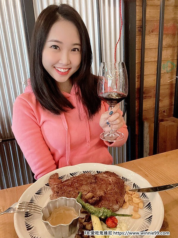 The BBQ House 牛排館也插旗台南美食之都了! 台南唯一一間,牛排、羊排、松阪豬、魚等全部都是現點現切秤重的,可以滿足各種食量的朋友!