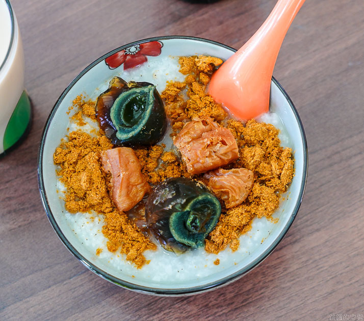 早安純香早餐店-超過25年的花蓮早餐店 熱情親切的老闆娘加上好吃手工蛋餅,怎能不愛她 鮪魚蛋餅必點