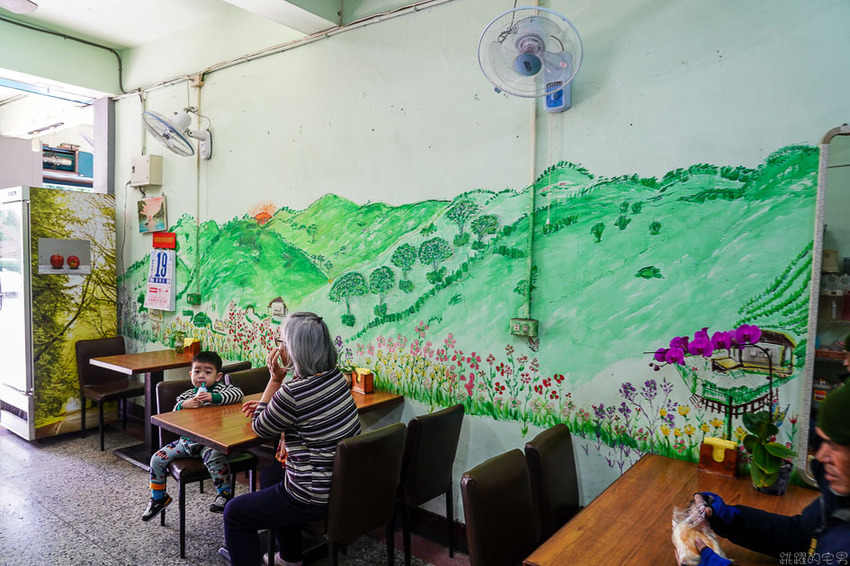 早安純香早餐店-超過25年的花蓮早餐店 熱情親切的老闆娘加上好吃手工蛋餅,怎能不愛她 鮪魚蛋餅必點