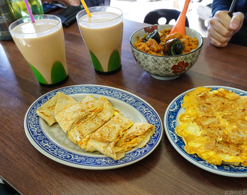 早安純香早餐店-超過25年的花蓮早餐店 熱情親切的老闆娘加上好吃手工蛋餅,怎能不愛她 鮪魚蛋餅必點