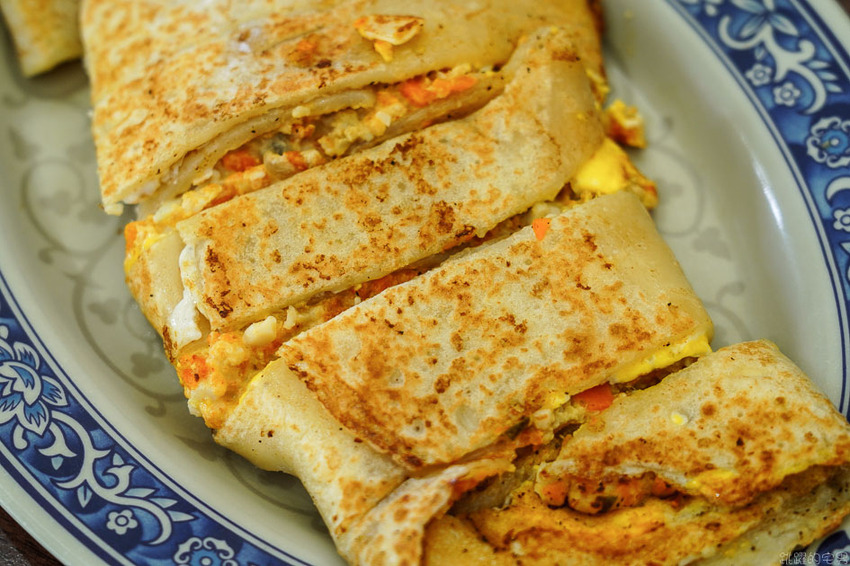 早安純香早餐店-超過25年的花蓮早餐店 熱情親切的老闆娘加上好吃手工蛋餅,怎能不愛她 鮪魚蛋餅必點