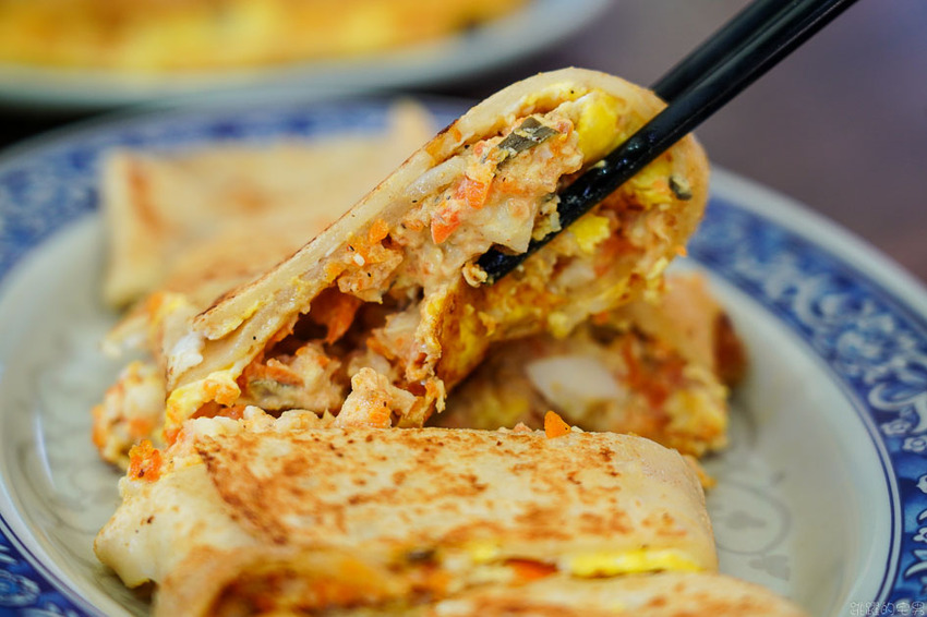 早安純香早餐店-超過25年的花蓮早餐店 熱情親切的老闆娘加上好吃手工蛋餅,怎能不愛她 鮪魚蛋餅必點