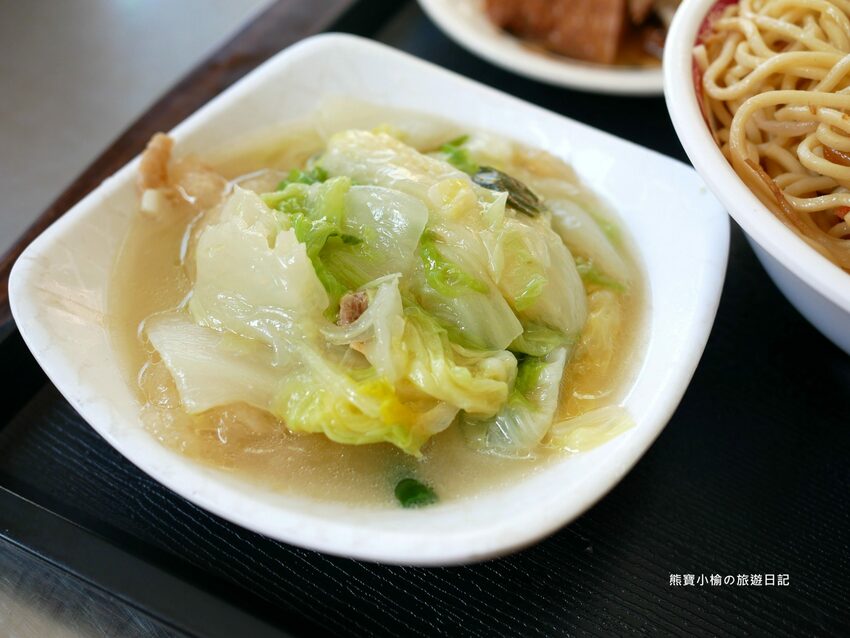 【台中南區美食】建成路賴15炒麵,24小時古早味小吃店,控肉飯便當、乾麵、豬腳飯、水餃通通都有!內文附詳細菜單價位介紹。 @熊寶小榆の旅遊日記