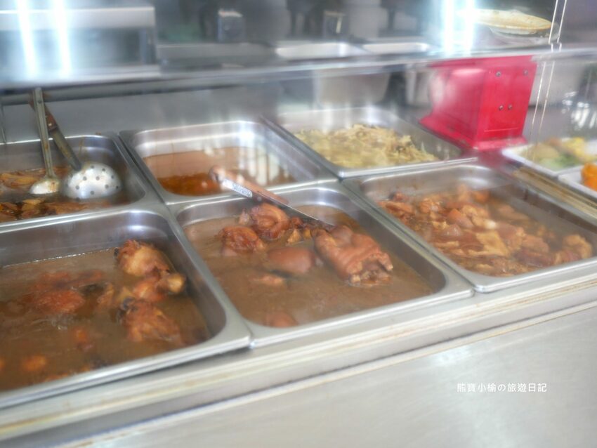 【台中南區美食】建成路賴15炒麵,24小時古早味小吃店,控肉飯便當、乾麵、豬腳飯、水餃通通都有!內文附詳細菜單價位介紹。 @熊寶小榆の旅遊日記