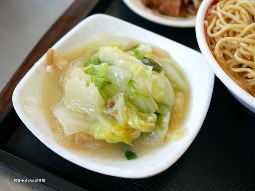 【台中南區美食】建成路賴15炒麵,24小時古早味小吃店,控肉飯便當、乾麵、豬腳飯、水餃通通都有!內文附詳細菜單價位介紹。 @熊寶小榆の旅遊日記