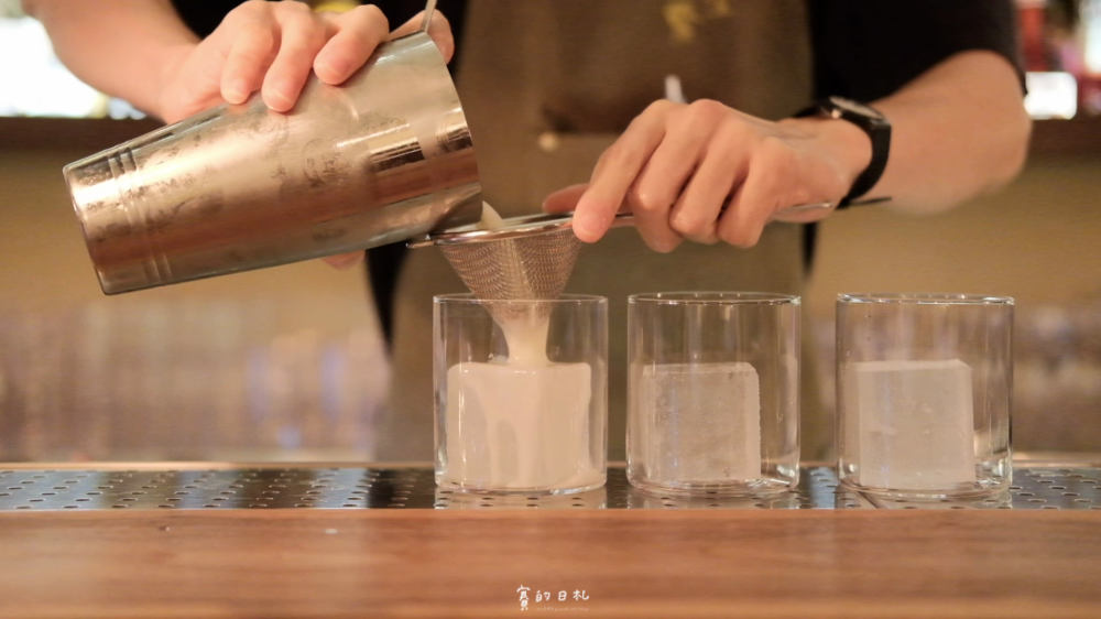 台南北區酒吧 MOONROCK 賽的日札 _0035.png 台南北區酒吧 MOONROCK 賽的日札 _0035.png