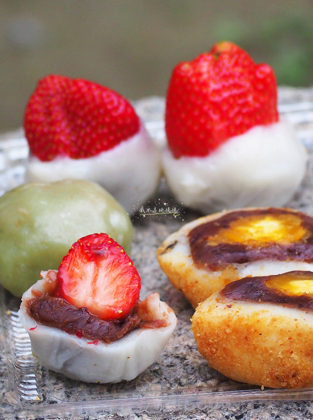 遼寧夜市,黑麻糬,遼寧街草莓大福,遼寧夜市麻糬,零寧夜市排隊美食,南京復興站美食,南京復興站平價美食,南京復興小吃,遼寧街平價美食