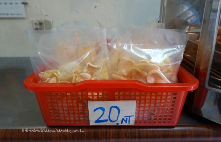 〖黃薑飯〗民宅自助餐一天營業五個半小時?印尼主菜便當一律80元.8種道地主菜巴東牛肉、炸雞、魚肉.. - 艾瑪▪ 享受吃喝玩樂札記