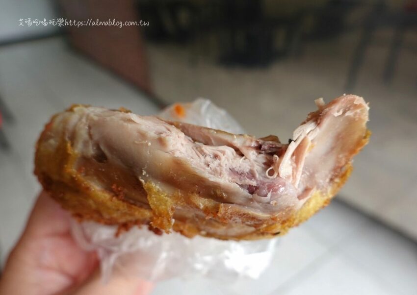 〖黃薑飯〗民宅自助餐一天營業五個半小時?印尼主菜便當一律80元.8種道地主菜巴東牛肉、炸雞、魚肉.. - 艾瑪▪ 享受吃喝玩樂札記