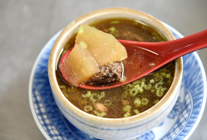 高雄新興區|南華觀光商圈 南華觀光購物街 大港埔彩繪藝術牆 傳統小吃、五十年老店、異國平價美食 展開高雄市區最棒的深度一日食旅|西莉亞玩樂人生 DSC_0831.JPG