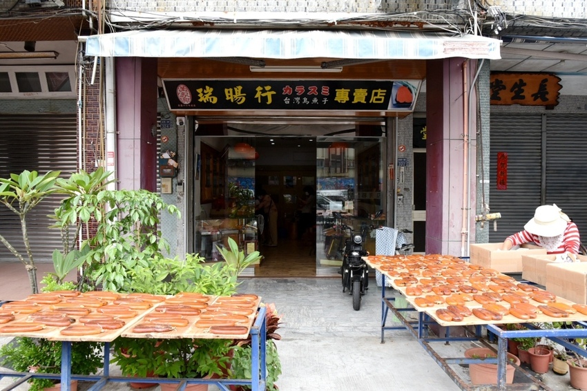 高雄新興區|南華觀光商圈 南華觀光購物街 大港埔彩繪藝術牆 傳統小吃、五十年老店、異國平價美食 展開高雄市區最棒的深度一日食旅|西莉亞玩樂人生 DSC_0863.JPG