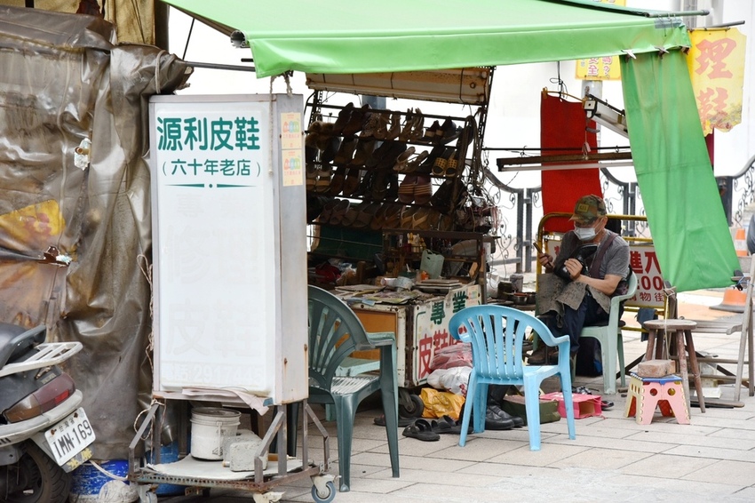 高雄新興區|南華觀光商圈 南華觀光購物街 大港埔彩繪藝術牆 傳統小吃、五十年老店、異國平價美食 展開高雄市區最棒的深度一日食旅|西莉亞玩樂人生 DSC_0981.JPG