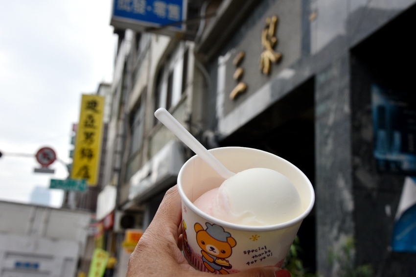 高雄新興區|南華觀光商圈 南華觀光購物街 大港埔彩繪藝術牆 傳統小吃、五十年老店、異國平價美食 展開高雄市區最棒的深度一日食旅|西莉亞玩樂人生 01.JPG