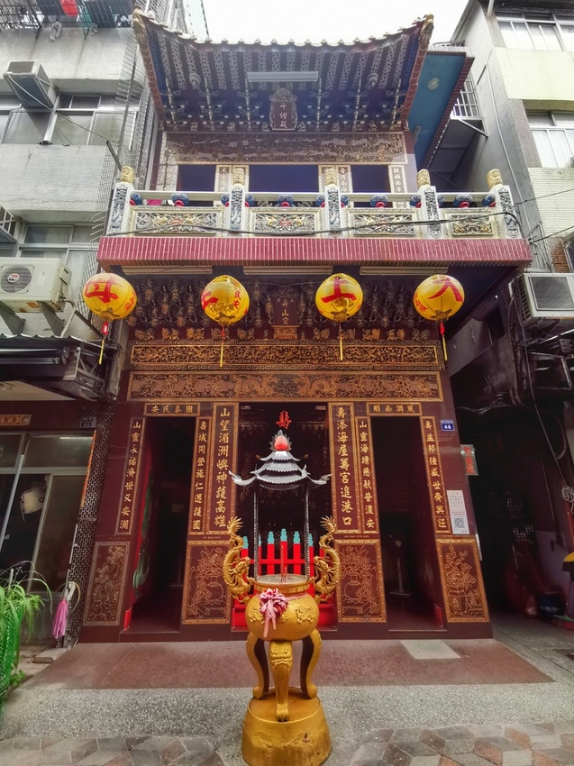 高雄新興區|南華觀光商圈 南華觀光購物街 大港埔彩繪藝術牆 傳統小吃、五十年老店、異國平價美食 展開高雄市區最棒的深度一日食旅|西莉亞玩樂人生 IMG_20211127_131948-01.jpeg