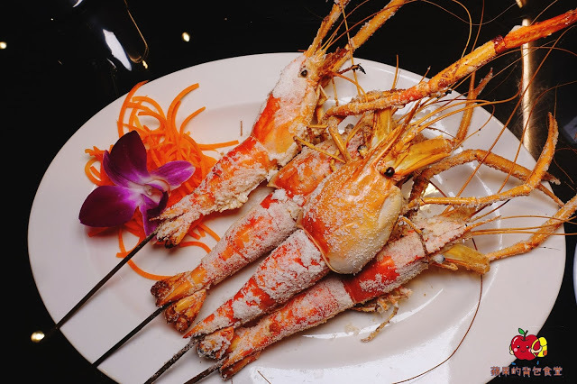 [活蝦 熱炒] 新竹 - 百家班活蝦料理 蝦膏飽滿鮮味濃郁的鹽烤蝦 外皮酥脆到一見鍾情的菜圃麻糬燒 雞皮Q脆油亮去骨冰鎮油雞