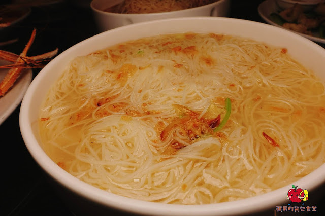 [活蝦 熱炒] 新竹 - 百家班活蝦料理 蝦膏飽滿鮮味濃郁的鹽烤蝦 外皮酥脆到一見鍾情的菜圃麻糬燒 雞皮Q脆油亮去骨冰鎮油雞