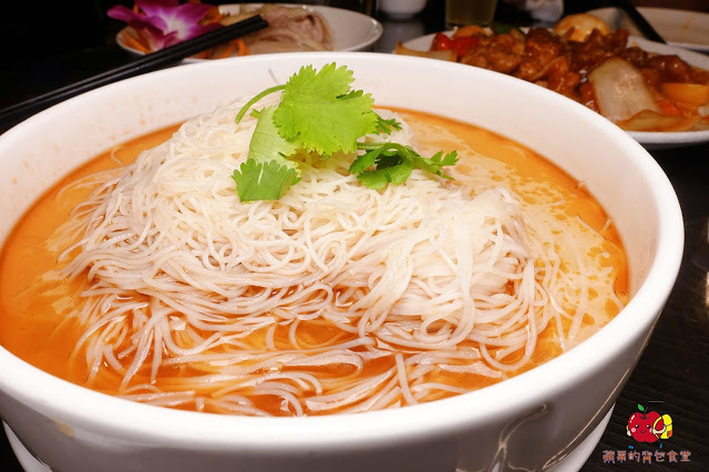 [活蝦 熱炒] 新竹 - 百家班活蝦料理 蝦膏飽滿鮮味濃郁的鹽烤蝦 外皮酥脆到一見鍾情的菜圃麻糬燒 雞皮Q脆油亮去骨冰鎮油雞