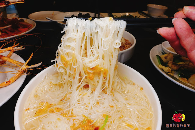 [活蝦 熱炒] 新竹 - 百家班活蝦料理 蝦膏飽滿鮮味濃郁的鹽烤蝦 外皮酥脆到一見鍾情的菜圃麻糬燒 雞皮Q脆油亮去骨冰鎮油雞