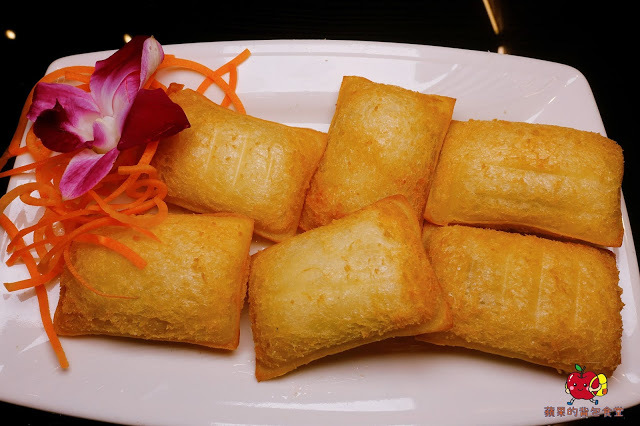 [活蝦 熱炒] 新竹 - 百家班活蝦料理 蝦膏飽滿鮮味濃郁的鹽烤蝦 外皮酥脆到一見鍾情的菜圃麻糬燒 雞皮Q脆油亮去骨冰鎮油雞