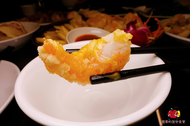 [活蝦 熱炒] 新竹 - 百家班活蝦料理 蝦膏飽滿鮮味濃郁的鹽烤蝦 外皮酥脆到一見鍾情的菜圃麻糬燒 雞皮Q脆油亮去骨冰鎮油雞