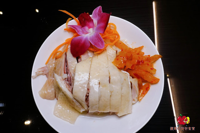 [活蝦 熱炒] 新竹 - 百家班活蝦料理 蝦膏飽滿鮮味濃郁的鹽烤蝦 外皮酥脆到一見鍾情的菜圃麻糬燒 雞皮Q脆油亮去骨冰鎮油雞