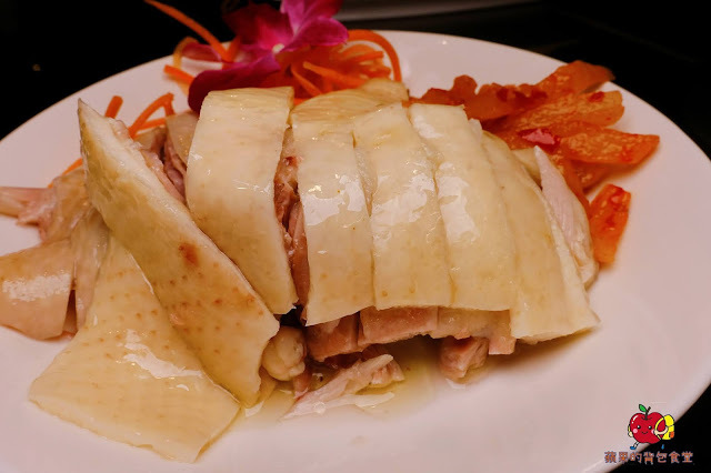 [活蝦 熱炒] 新竹 - 百家班活蝦料理 蝦膏飽滿鮮味濃郁的鹽烤蝦 外皮酥脆到一見鍾情的菜圃麻糬燒 雞皮Q脆油亮去骨冰鎮油雞