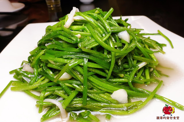 [活蝦 熱炒] 新竹 - 百家班活蝦料理 蝦膏飽滿鮮味濃郁的鹽烤蝦 外皮酥脆到一見鍾情的菜圃麻糬燒 雞皮Q脆油亮去骨冰鎮油雞