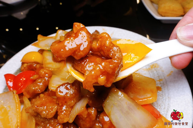 [活蝦 熱炒] 新竹 - 百家班活蝦料理 蝦膏飽滿鮮味濃郁的鹽烤蝦 外皮酥脆到一見鍾情的菜圃麻糬燒 雞皮Q脆油亮去骨冰鎮油雞