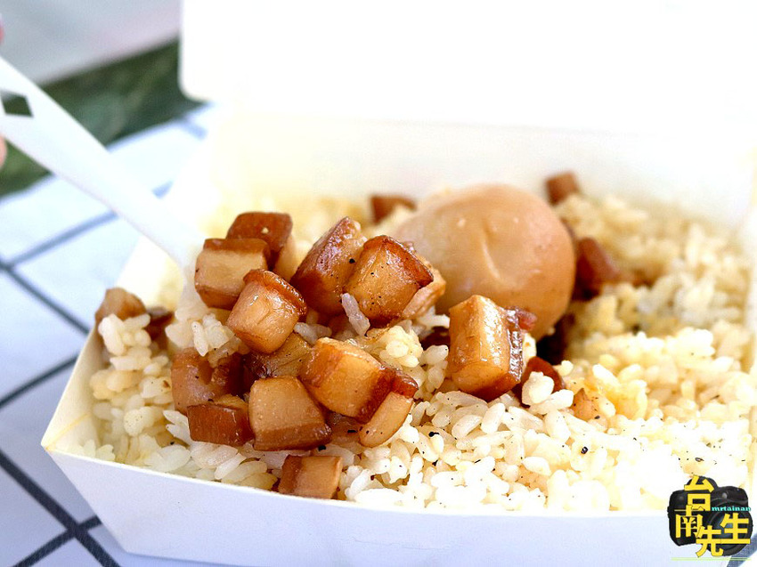 台南美式炸雞／嚴選食材獨家醃料現點現炸／中西合併一次滿足／公司行號下午茶首選／價格親民份量實在CP值高